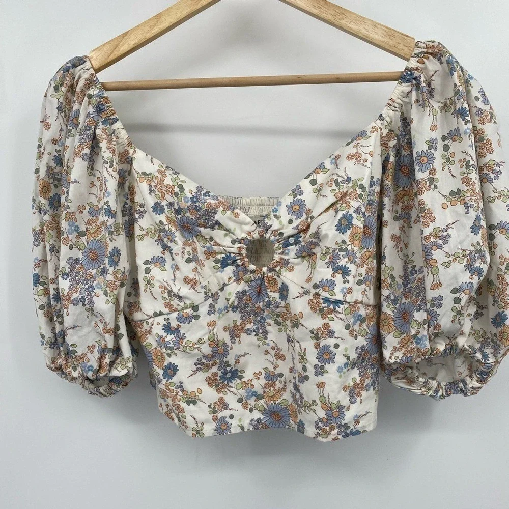 Abercrombie & Fitch Floral Puff Sleeve Poplin O-Ring Smocked Crop Top Size Small